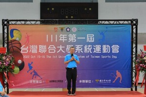 政大李蔡彥校長致詞,勉選手發揮「親愛精誠」精神。(另開新視窗/jpg檔)