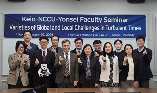 Group Photo of All Participating Scholars Front row (from left): Myung-Ae Choi (Yonsei University), Hiroshi Okayama (Keio University), Joon Han (Yonsei University), Wan-Ying Yang (NCCU), Yuko Kasuya (Keio University), Akiko Sugiki (Keio University). Back row (from left): Hang Kim (Yonsei University), Philip Hsiaopong Liu (NCCU), Vance K.T. Lo (NCCU), Tzung-wen Chen (NCCU), Inbok Rhee (Yonsei University), Heon Joo Jung (Yonsei University).(Photo by CSS)
