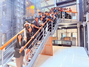 政大訪團參訪金融時報(Financial Times），理解其如何透過精準的目標受眾定位，在資訊爆炸時代中擁有獨特競爭力。（照片來源：職涯中心）(另開新視窗/jpg檔)圖片