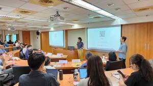 臺中教育大學管理學院院長林欣怡提問。（照片來源：公民社會暨地方治理研究中心）(另開新視窗/jpg檔)圖片
