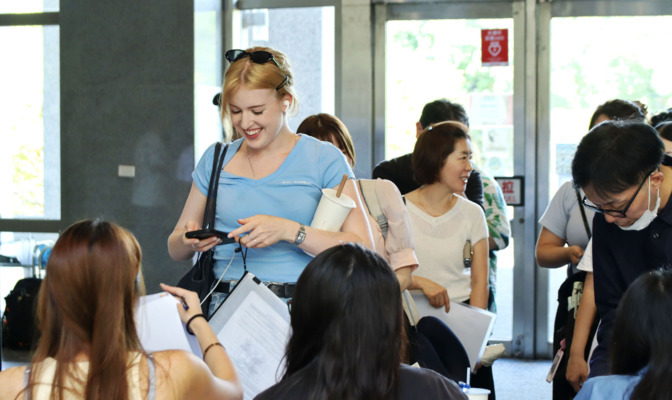 Green “Kuai Kuai” for Good Luck, Qipao Experience Brings Delight. NCCU Welcomes Nearly 500 International Students at Orientation WeekImage
