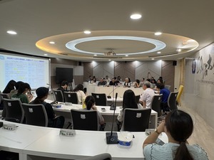 頒獎典禮後接續進行社責辦今年第7次USR交流會議,得獎同學也藉機一起認識了解社責辦未來USR相關活動規劃。(照片來源:社責辦)(另開新視窗/jpg檔)圖片