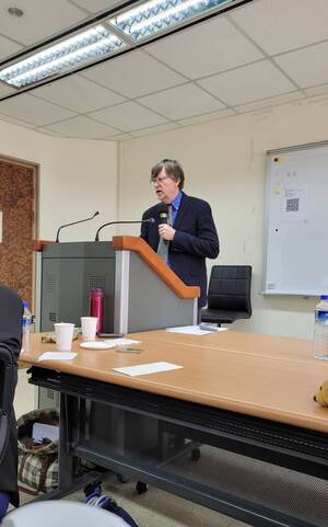Professor Callahan during the speech “Visualizing Community”（Photo by IMPIS）(Open new window/jpg file)
