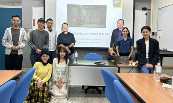 會議圓滿完成後，貴賓與師生合影。(照片來源：國傳碩)