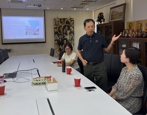 「徐永泰博士獎學金申請處」揭牌儀式於俄羅斯中心舉行。(照片來源：斯語系)(另開新視窗/jpg檔)圖片