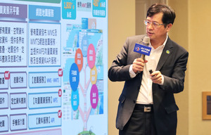 內政部地政司司長王成機分享空間圖資如何支援國土管理。(照片來源:不動產研究中心)(另開新視窗/jpg檔)圖片