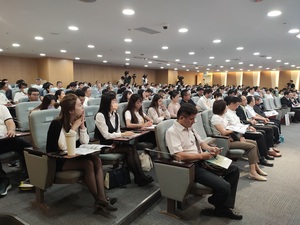 上百位相關領域人士前來參與論壇。(照片來源:不動產研究中心)(另開新視窗/jpg檔)圖片