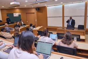 Dr. Gilroy Middleton delivers an inspiring talk to students, shared stories woven with resilience, a relentless pursuit of growth, and a powerful reminder of the importance of having a plan.(Photo by Secretariat)(Open new window/jpg file)Image