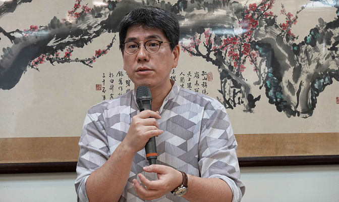 馬世芳精采演說。（照片來源：中文系）