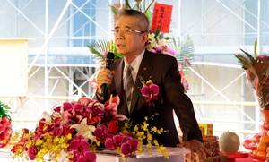 信義房屋創辦人周俊吉奉獻心力回饋母校(照片來源:校訊記者謝繐宇)(另開新視窗/jpg檔)