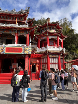 Participants took part in a scavenger hunt at Zhinan Temple. (Photo credit: College of Foreign Languages and Literature)(Open new window/png file)Image