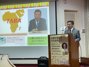「非洲市場研究菁英論壇」第二場由台灣非洲經貿協會（TABA）理事長孫杰夫主講（照片來源：國關中心）(另開新視窗/jpg檔)