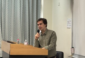 Professor Karman Lucero actively sharing his insights during the lecture.(Photo by IMICS)(Open new window/jpg file)Image