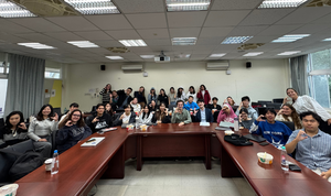 A group photo of Professor Karman Lucero, Assistant Professor Chien Chih Lu, and the attending students making the letter “C” with their hands.(Photo by IMICS)(Open new window/png file)Image