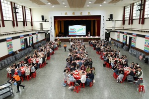 For this event, Si-Wei Auditorium was transformed into the banquet hall, hosting 19 tables and over 200 student attendees.(Photo by OIC)(Open new window/jpg file)Image