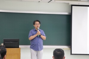 國際事務學院盧業中院長開場致詞，介紹國務院的豐富學術資源與能量。（照片來源：國際事務學院）(另開新視窗/jpg檔)圖片