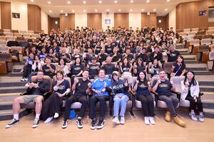 政大雄鷹五連霸紀錄片首映會暨冠軍戒頒發儀式熱鬧登場，雄鷹會、球員家屬與政大師生齊聚見證。（攝影：秘書處）(另開新視窗/jpg檔)圖片