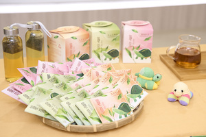 為呼應世界野生動植物日，石碇永安居民與政大「龜(歸)鄉永安一碇紅3.0」師生團隊合作設計的保育品牌「龜茶Good Day」，推廣在地的文山包種茶、東方美人茶與蜜香紅茶。（攝影：秘書處）(另開新視窗/jpg檔)圖片