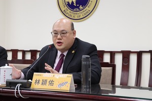 林穎佑指出2017年軍改後中共進行大規模軍校改革，2035年解放軍的整體戰力將顯著提升。（照片來源：國關中心）(另開新視窗/jpg檔)圖片