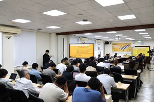 本場活動吸引多校內外師生、媒體記者與會。（照片來源：國關中心）(另開新視窗/jpg檔)圖片