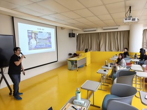 CEO Ming introduces AI virtual-avatar (AI anchor) technology and its applications in content creation, enabling students to gain a clear understanding of real-world AI adoption in the media industry. (Photo by GCIT)(Open new window/jpg file)Image