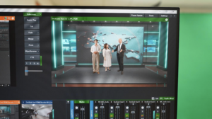 Director Lin (center) highlighted GCIT’s signature facility—the virtual studio. Professor Robson (far right) and GCIT ambassador Arthur (far left) joined the frame using innovative media technology.(Photo by GCIT)(Open new window/png file)Image