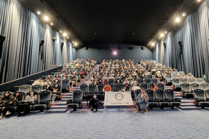 社科院行管碩假裕隆城威秀影城，舉辦《造山者－世紀的賭注》包廳觀影教學活動。(照片來源：社科院行管碩)(另開新視窗/jpg檔)圖片