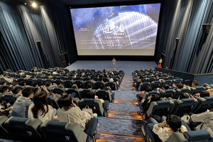 活動由學程執行長羅光達擔任開場引言。(照片來源：社科院行管碩)(另開新視窗/jpg檔)圖片