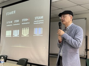 北藝大主任陳俊文主講:科技X藝術X新創應用(照片來源:傳播學院)(另開新視窗/jpeg檔)