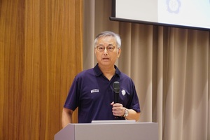 王文杰老師介紹法學院新院館。（照片來源：法學院）(另開新視窗/jpeg檔)圖片