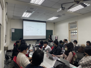 演講現場。（照片來源：心理系）(另開新視窗/png檔)圖片