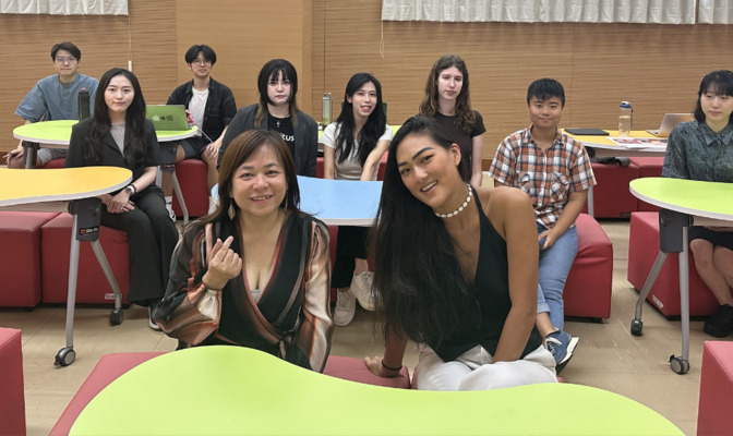 全創碩主任林翠絹特聘教授（前排左一）與參與報告的同學合影。（照片來源： 全創碩）