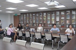 Attendees listened attentively.(Photo by CLC)(Open new window/jpg file)Image
