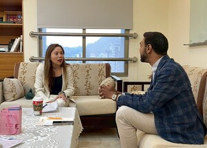 Concluding the meeting, Professor Chen affirmed a shared vision for next steps. (Photo credit: EMI Resource Center)(Open new window/jpg file)Image