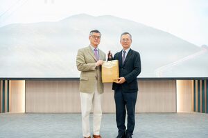 校長特別感謝許傑博士蒞臨，盼師生能從其經驗中汲取啟發，拓展對博物館教育與文化推廣的視野。（攝影：秘書處）(另開新視窗/jpg檔)圖片