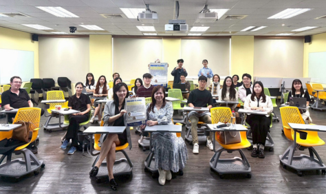 Professor Hyunjin Kang (front row, left) from the Wee Kim Wee School of Communication and Information, Nanyang Technological University, joined GCIT Director Distinguished Professor Trisha Lin (front row, right) and participating students for a group photo during the lecture. The event was also honored by the presence of University of Erfurt communication scholars Professor Leyla Dogruel (second from left) and Professor Sven Joeckel (first from left), who attended the session and engaged in the discussion. (Photo by GCIT)(Open new window)