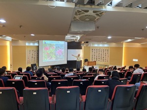 中國地政研究所所長吳容明演講實況(照片來源:地政系)(另開新視窗/jpg檔)