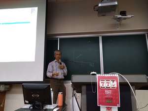 台大城鄉所教授畢恆達演講（照片來源：政大中文寫作中心）(另開新視窗/jpg檔)圖片