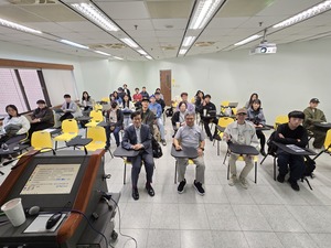 與會師生共同合影留念。（圖片來源：國務院戰略與國際安全研究中心）(另開新視窗/jpg檔)圖片