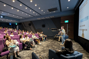 執行長羅光達介紹MEPA三大優勢：師資、課程、人脈。(照片來源：社科院行管碩)(另開新視窗/jpg檔)圖片