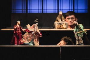台北木偶劇團12月19日來政大傳院演出布袋戲新創作品《得時の夢》。(照片來源:傳播學院)(另開新視窗/jpg檔)圖片