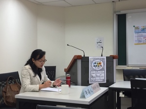 國際事務學院副教授陳貞如針對南海仲裁案的影響進行分析,並談論歐盟能扮演的角色(照片來源:外交系)