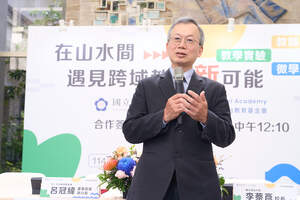 政大校長李蔡彥表示，政大與均一平臺合作是雙贏的結果。均一平臺在各級學校有非常多受益者，故希望藉此推廣政大產生的內容。（攝影：秘書處）(另開新視窗/jpg檔)圖片