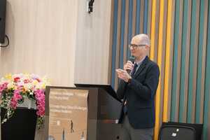 Kastner教授專題演講。（照片來源：國際事務學院）(另開新視窗/jpg檔)圖片