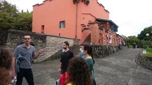 IMAS student Jordi Mallol Sala, who researches Spanish colonial history in Taiwan, explains the history in Fort San Domingo (Photo by IMAS)(Open new window/jpg file)
