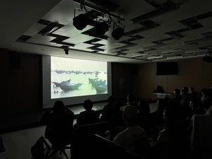 在羅家倫講堂觀賞《陌生人與他們的小孩》。（攝影：圖書館）(另開新視窗/jpg檔)圖片