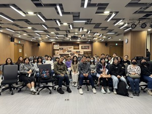 導演劉吉雄與全體觀眾大合照。（攝影：圖書館）(另開新視窗/jpg檔)圖片