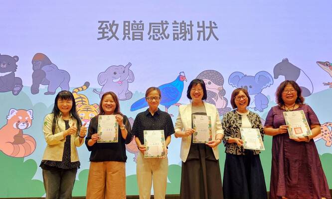 政大USR攜手臺北市立動物園，培訓32名外語導覽新生力軍