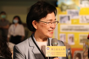 107學年度傑出校友王力行參與校慶，受訪時期望發揚校訓親愛精誠的精神（攝影：校訊記者劉文琳）(另開新視窗/jpg檔)圖片