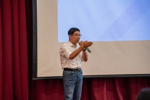 盧天俊顧問主講以「客戶在哪裡？用行銷思維啟動創業模式」。（照片來源：產創總中心）(另開新視窗/jpg檔)圖片